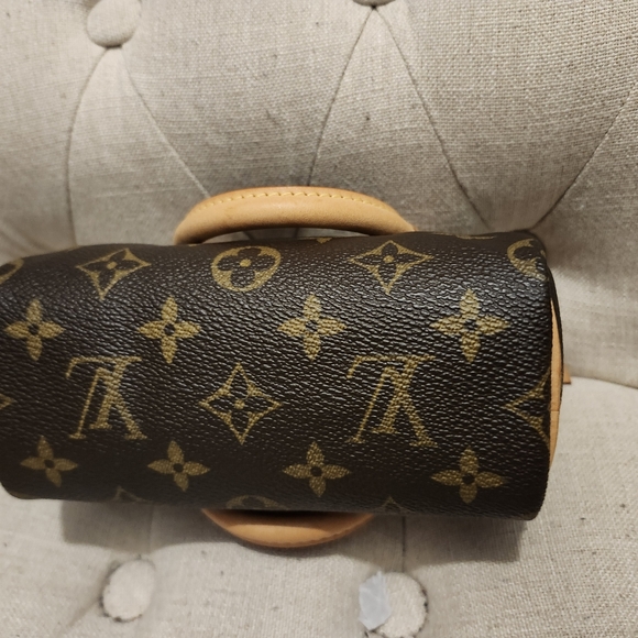 Louis Vuitton speedy nano with bag tag - Picture 4 of 15